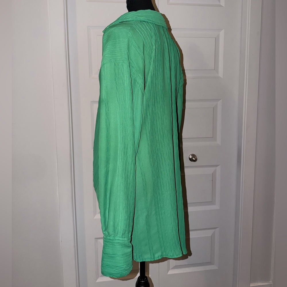 PrettyLittleThing Mint Ruched Button-Down Blouse - Picture 4 of 5